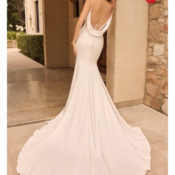 Sophia Tolli Elegant White Wedding Dress - Picture 10 of 11